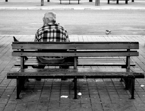 Anziani, caldo e solitudine: i servizi estivi del Comune di Milano